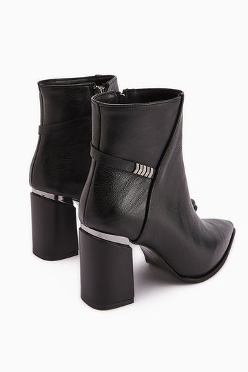 Lamia Black Buckle Detailed Heeled Women's Boot