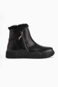 Sora Black Fur-Lined Zippered Women's Sport Boot