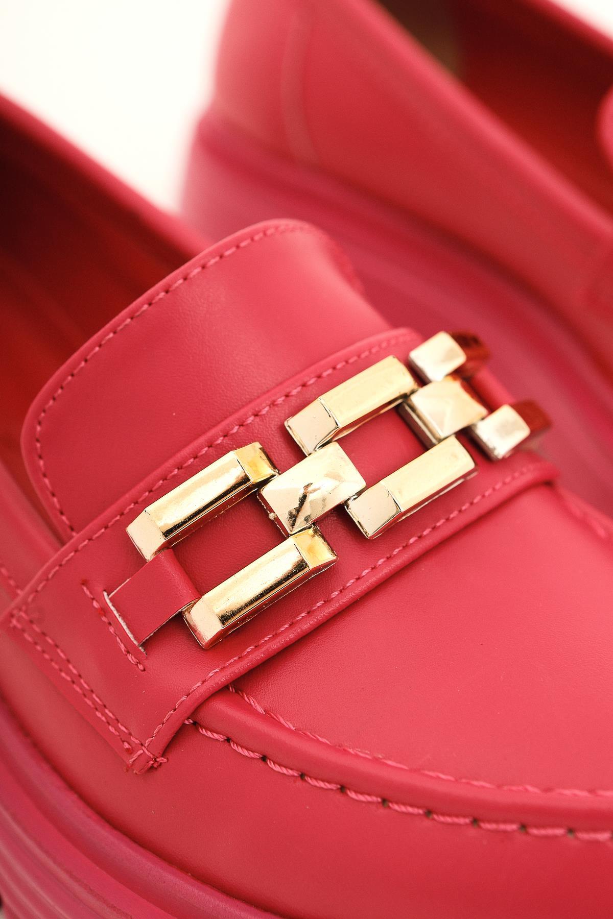 Benaz – Fuchsia Lederoptik Oxford mit Schnallen-Detail (Damen)