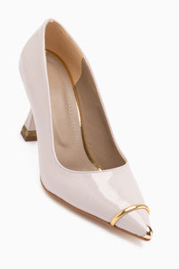 Lelia Beige Lackleder Metallzehen Detail Damen Absatzschuhe