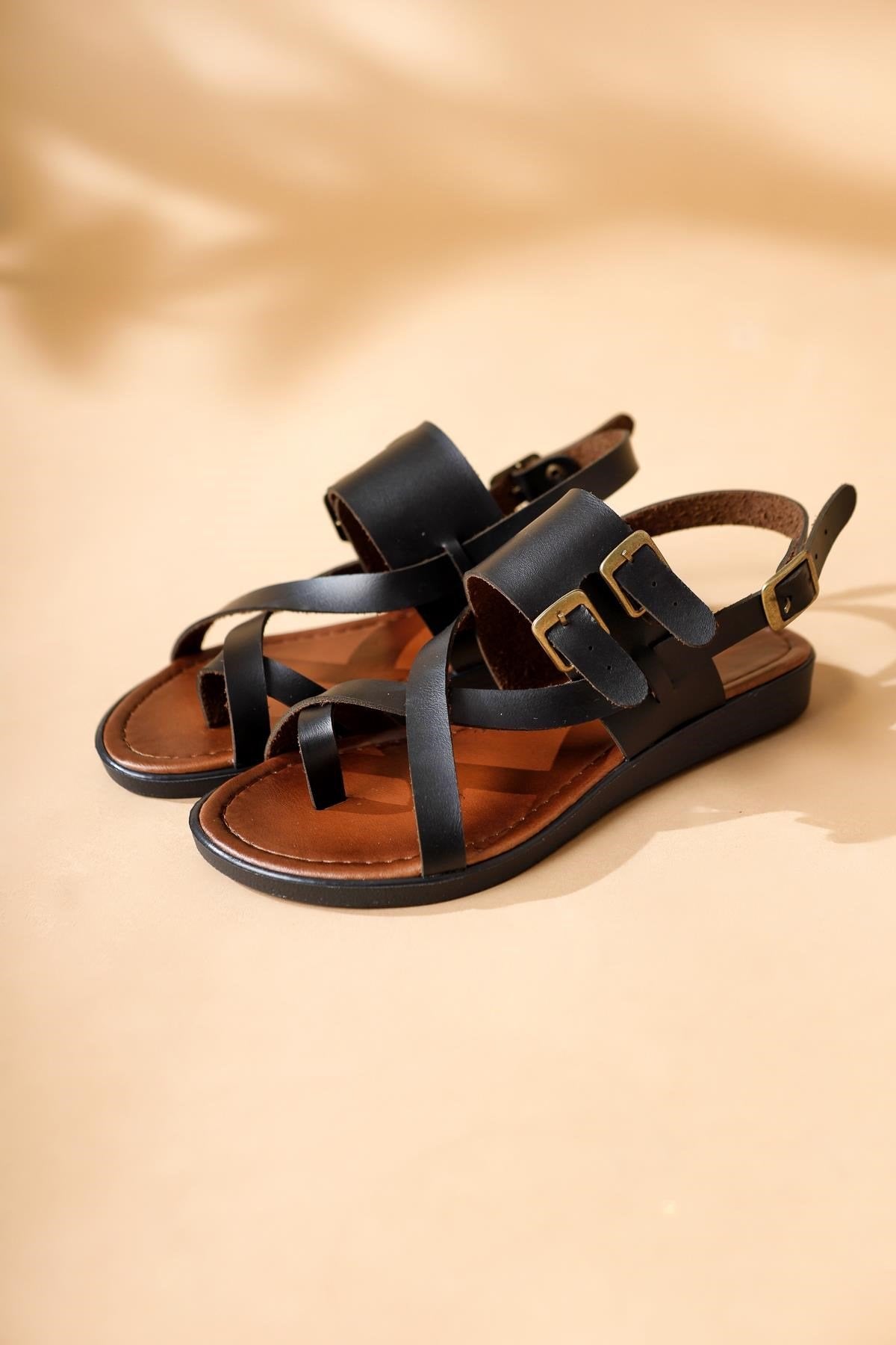 Genuine Leather Doraseos Buckle Detailed Black Gladiator Sandals