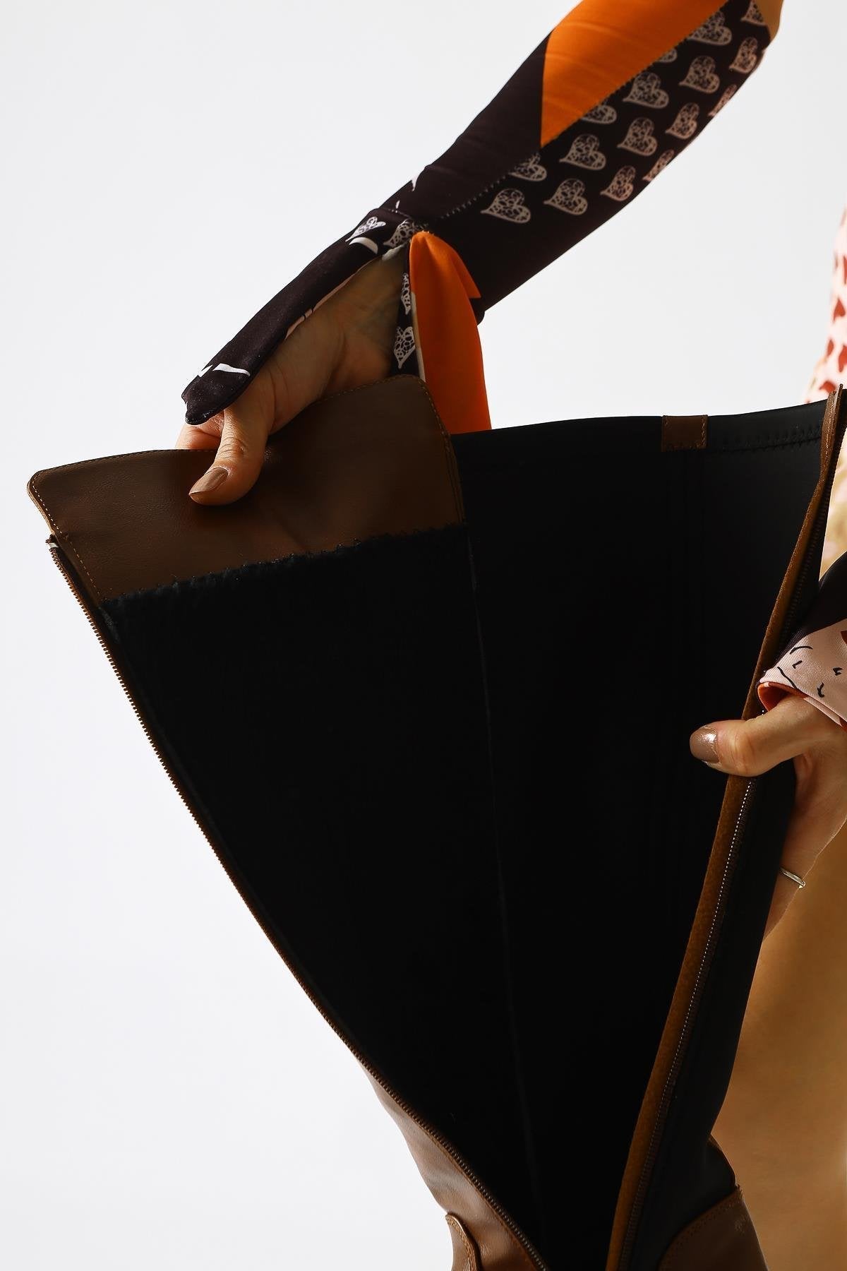 Latoya Taba Stretch-Detailierte Stiefel