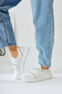 Lorrie White Stone Detailed Stone Detailed Sneakers