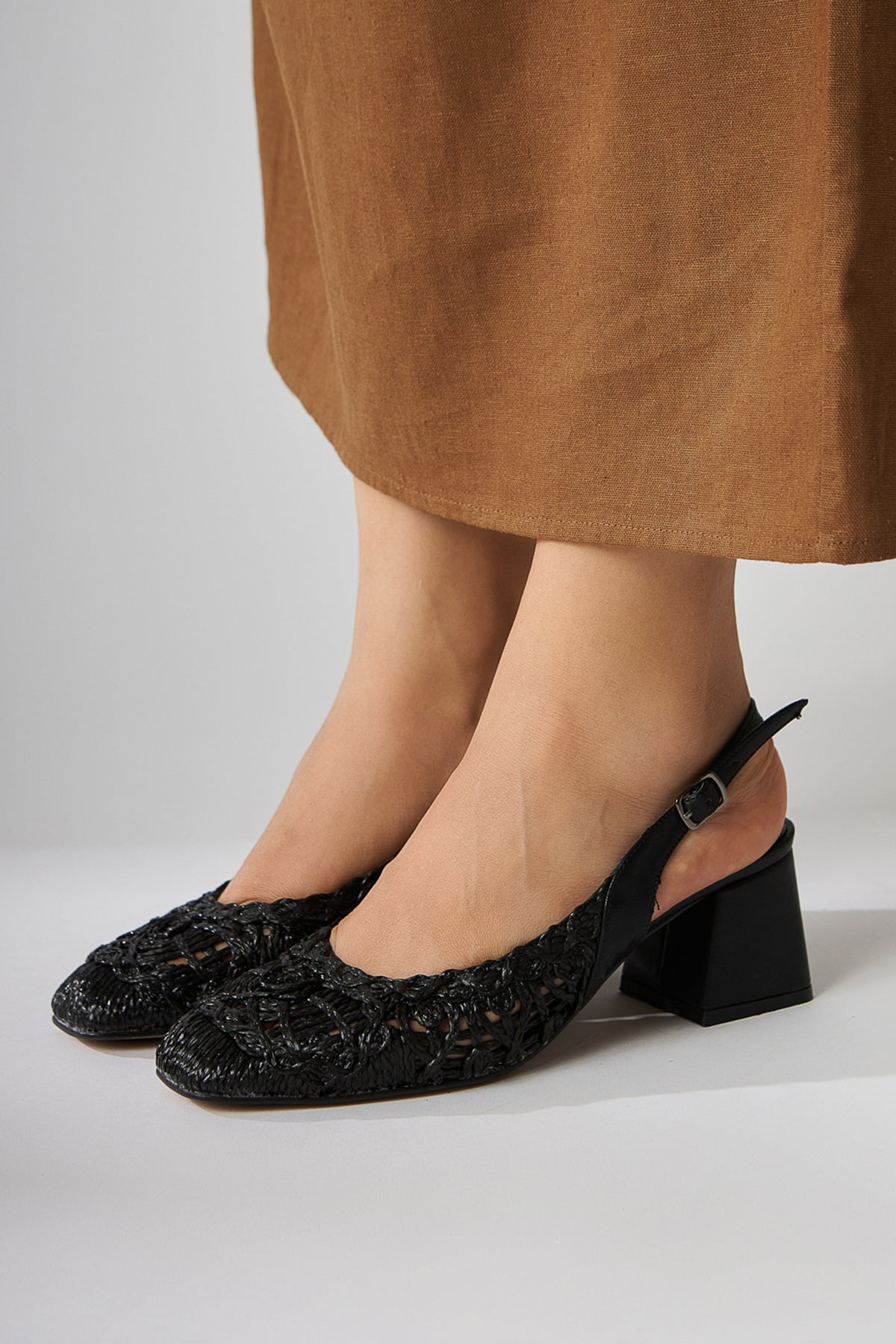 Ronja Damen Schwarz Gewebter Quadratischer Zehensandale