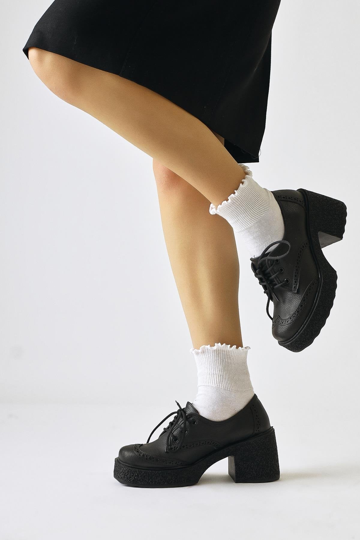 Lenie Schwarz Laser-Schnitt Detail Freizeitschuh