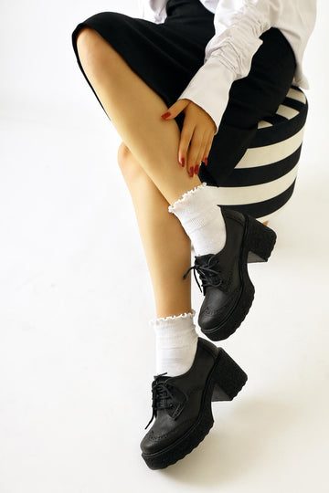 Lenie Schwarz Laser-Schnitt Detail Freizeitschuh