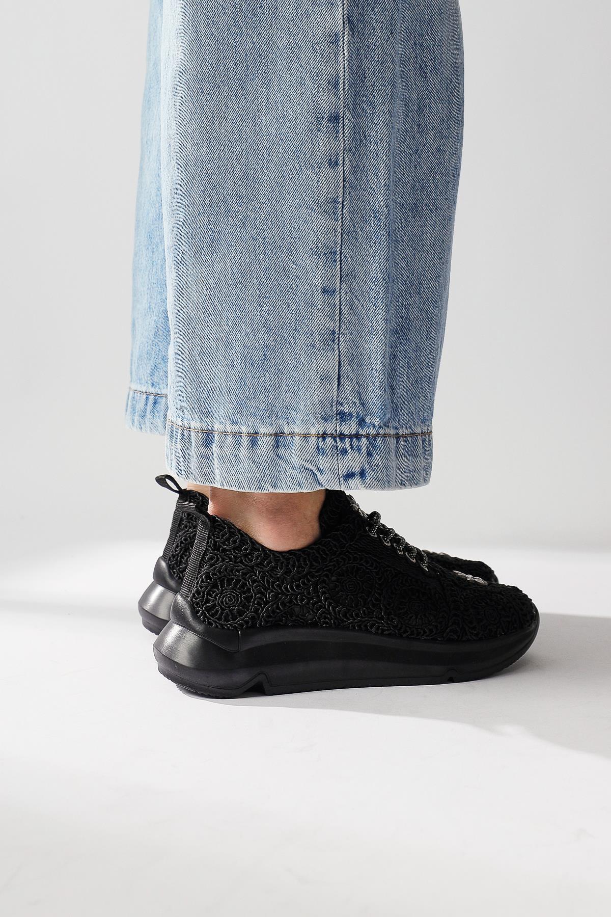 Matty Black Stone Detailed Knitted Sneakers