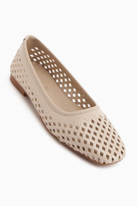 Elisa Beige Laser Cut Quadrat Zehen Damen Ballerinas