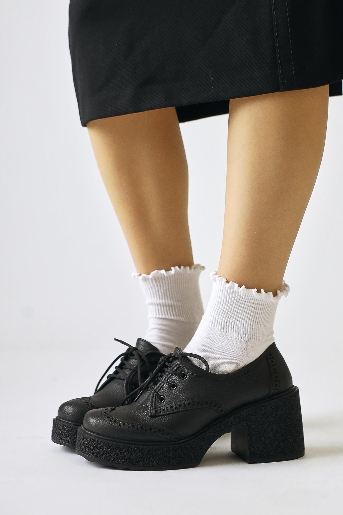 Lenie Schwarz Laser-Schnitt Detail Freizeitschuh