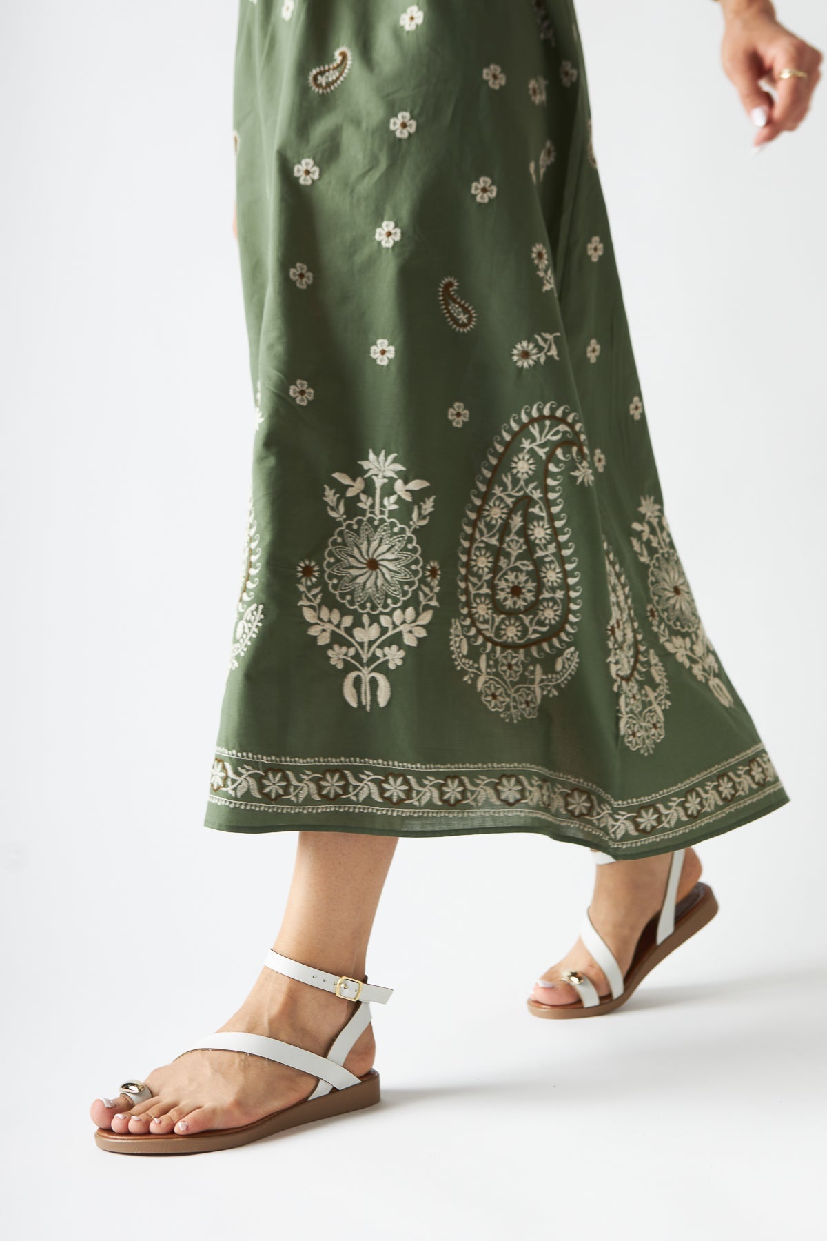 Anisa Weißes Kreuz-Riemen Geschnallt Damen Zehentrenner Sandalen