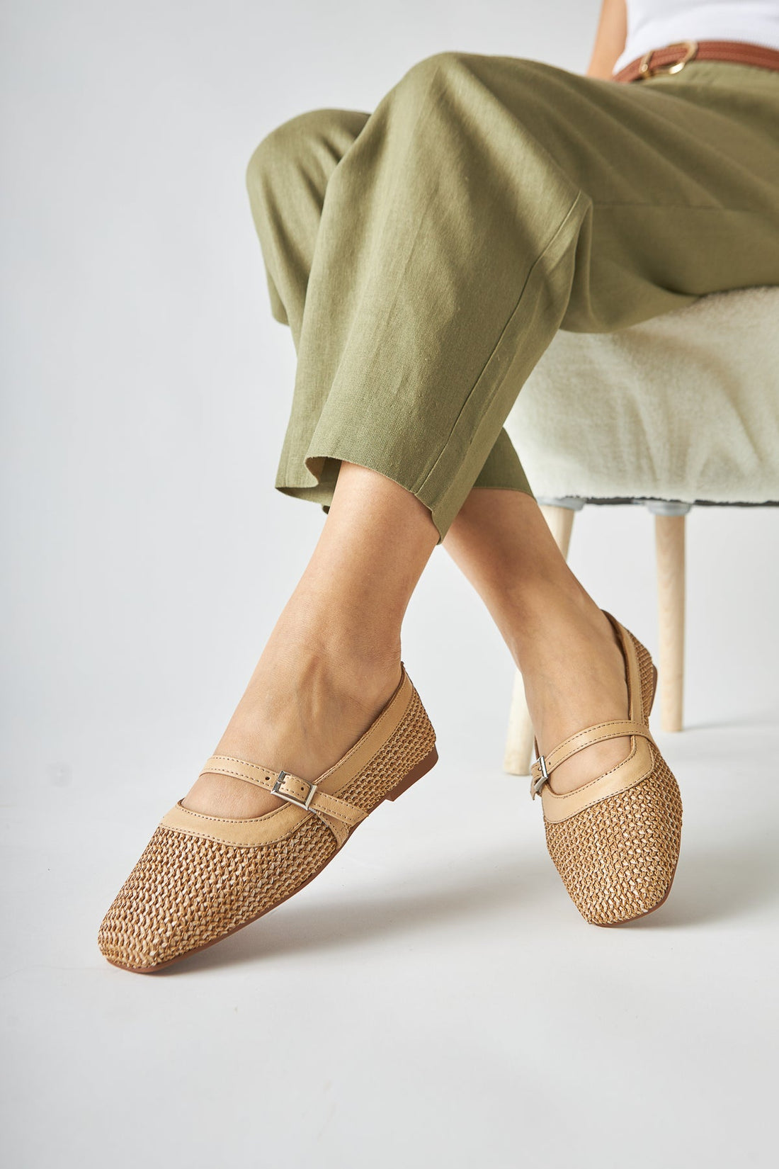 Remza Damen Ballerina mit Schnalle, Bequemer Alltagsschuh, Strohgewebte Textur