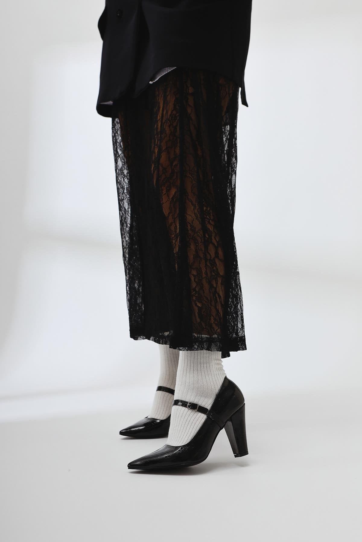 Beate – Schwarz Kroko-Lederoptik-Prägung Schuh mit spitzer Zehenpartie und Absatz (Damen)