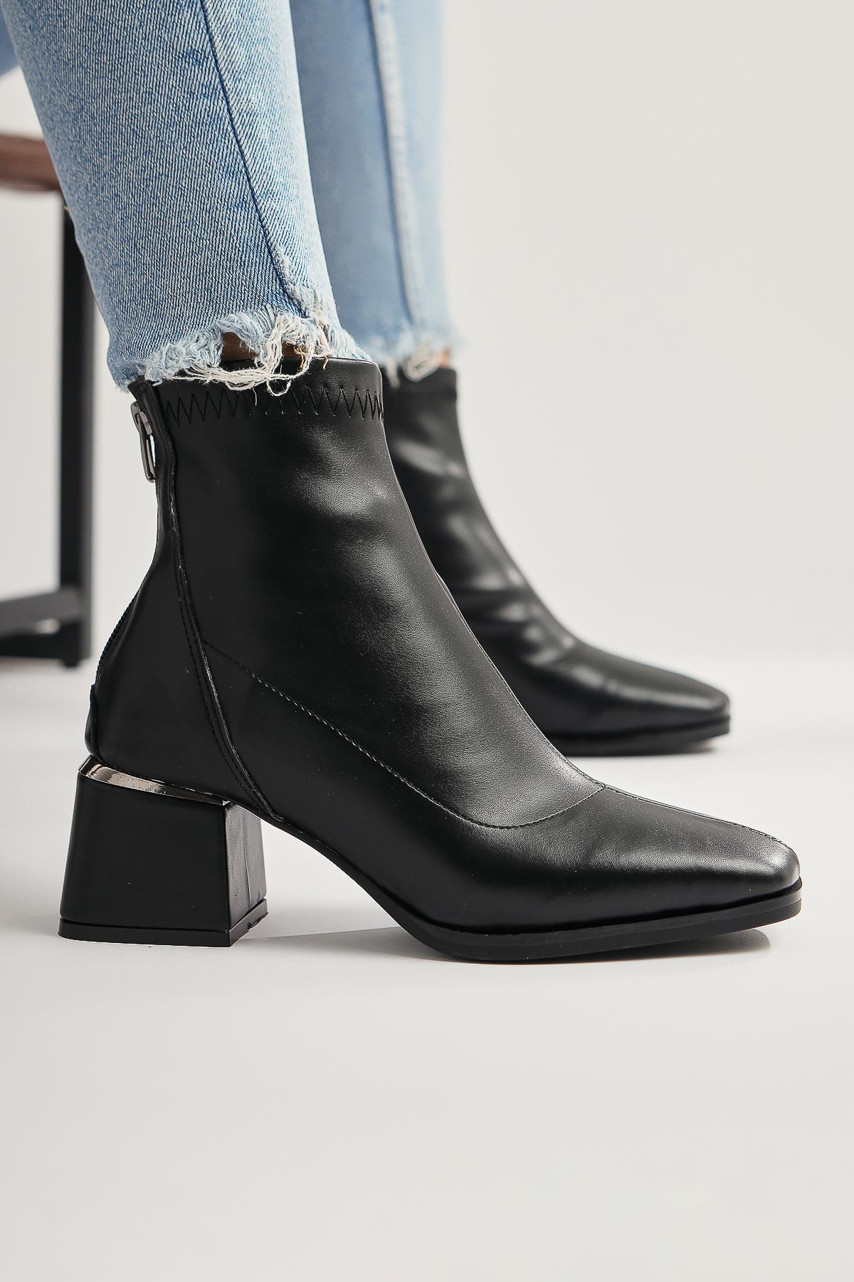 Dominga Black Zipper Boots