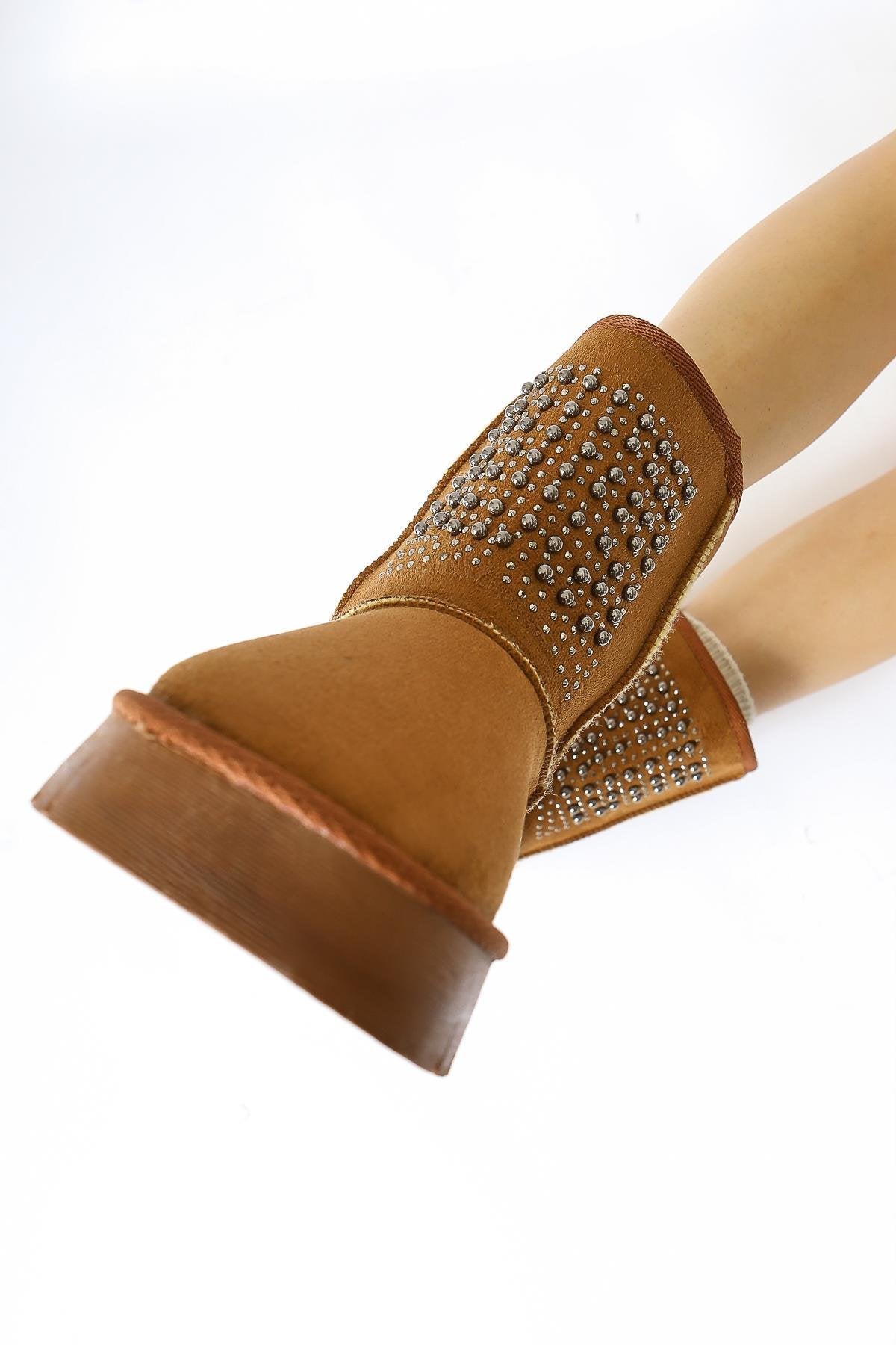 Anna-Li – Cognac Velours Stiefelette mit Perlen-Detail (Damen)