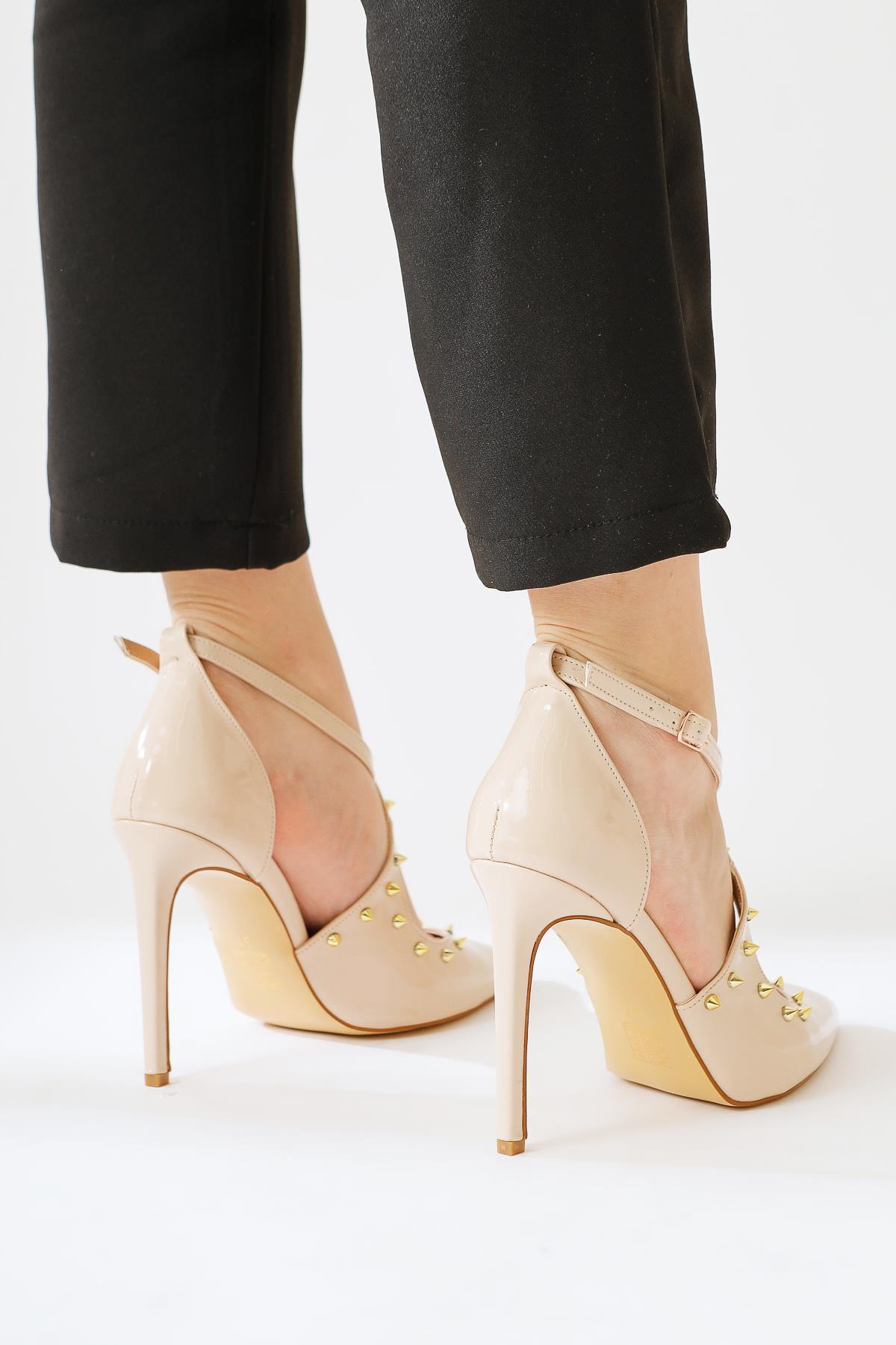 Tinde Beige Pointed Toe Rivet Detailed Thin Heel Shoes