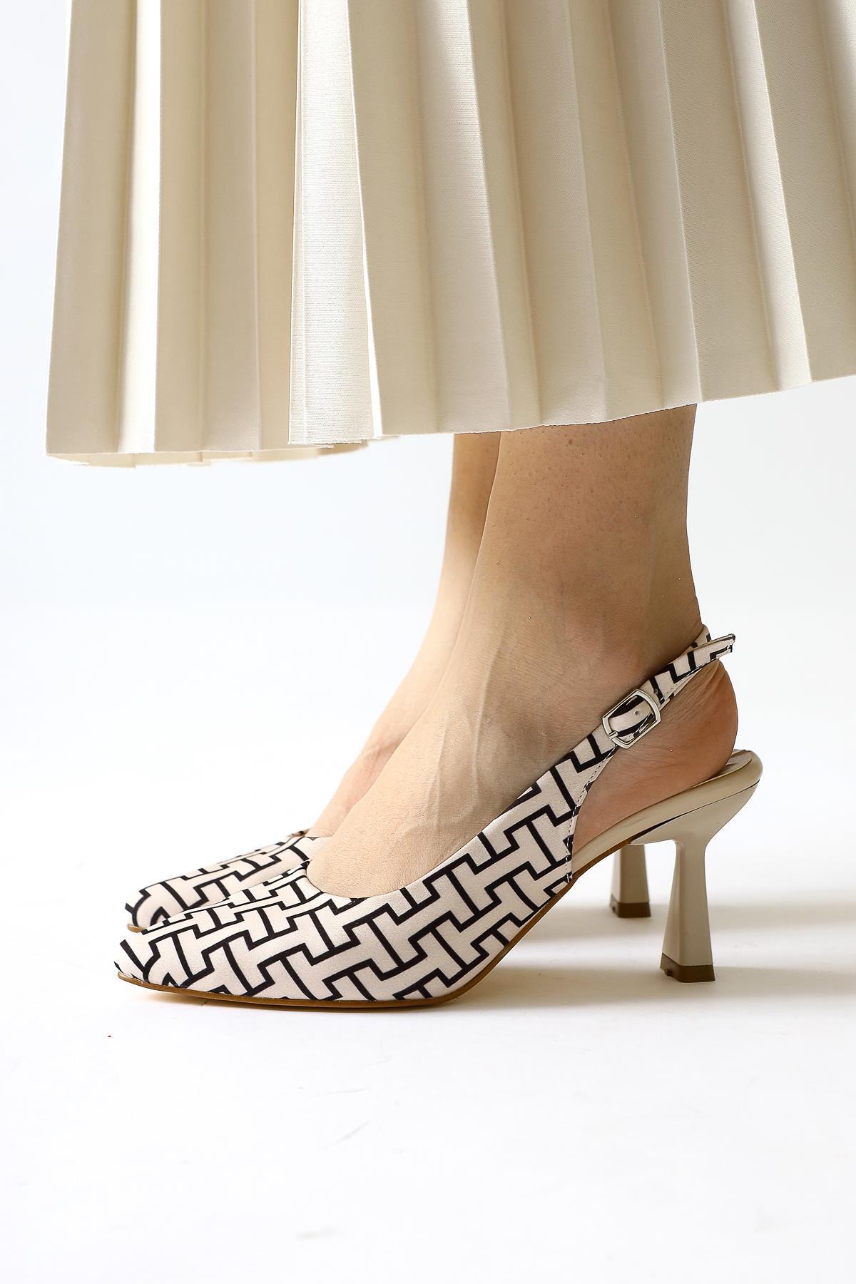 Ernesa Beige Geometric Patterned High Heel Shoes