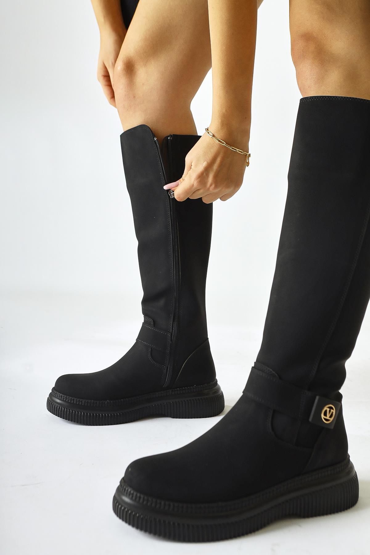 Juliah Schwarzer Stiefel mit Schnallen-Detail und Reißverschluss