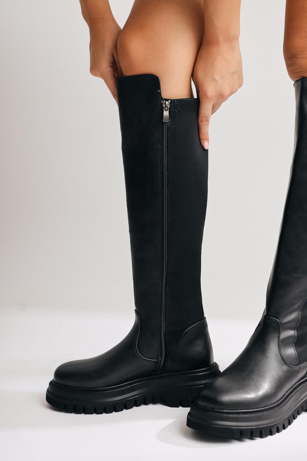 Latoya Schwarzer Stiefel mit Stretch-Detail