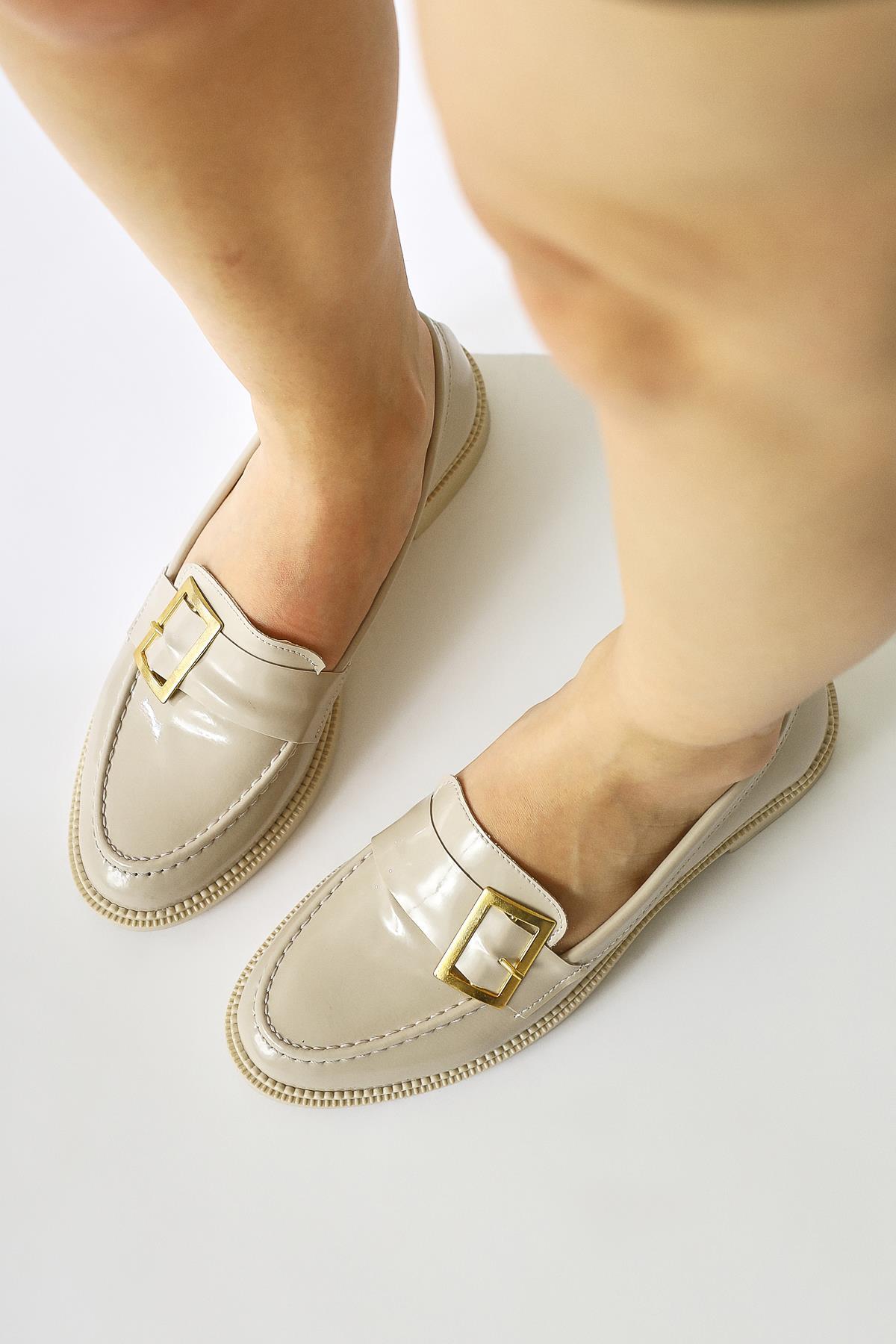 Arnesa Beige Patent Leather Buckle Detailed Casual Shoes
