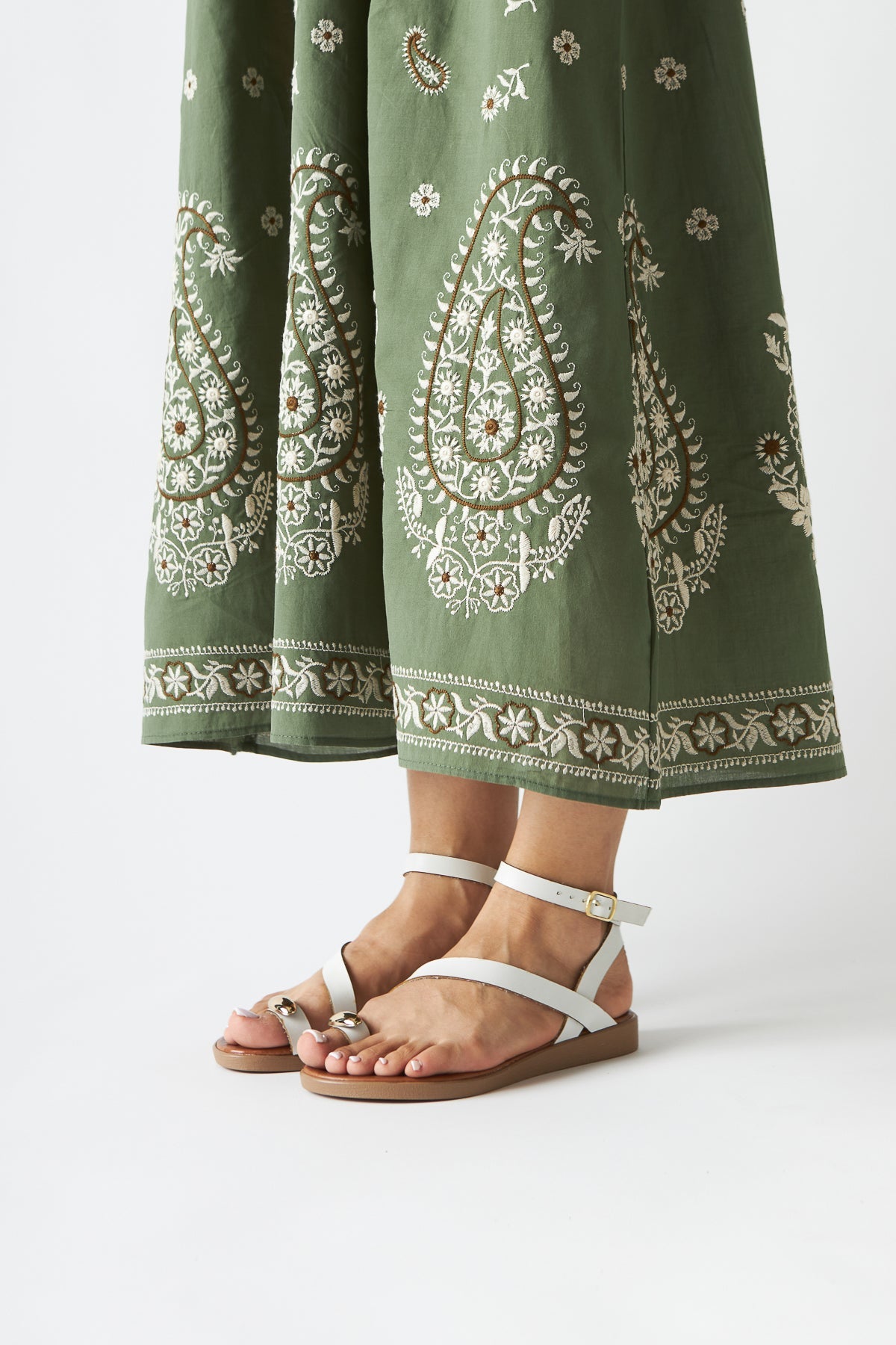 Anisa Weißes Kreuz-Riemen Geschnallt Damen Zehentrenner Sandalen