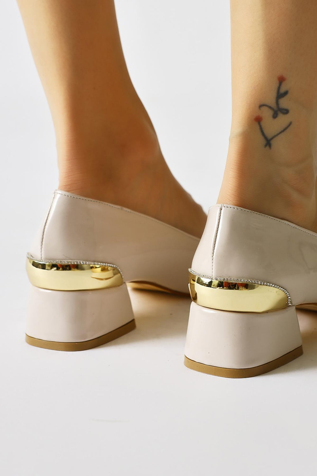 Alica Beige Patent Leather Pointed Toe Stone Detailed Low Heel Shoes