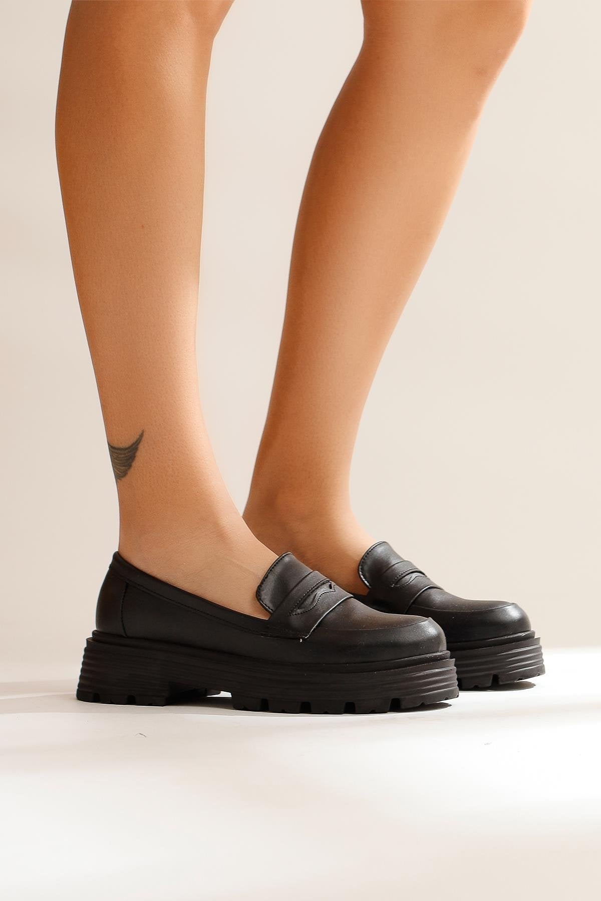 Gerta Black Oxford Shoes