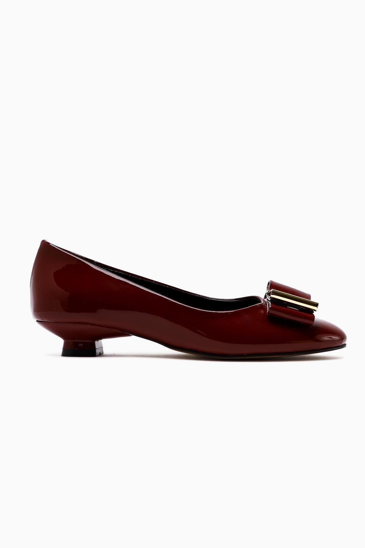 Sian – Burgundy Patent Buckle-Detail Low-Heel Shoe (Women)