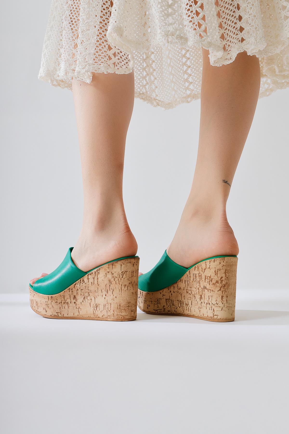 Riya Grüne Dicke Korksohlen-Sandalen