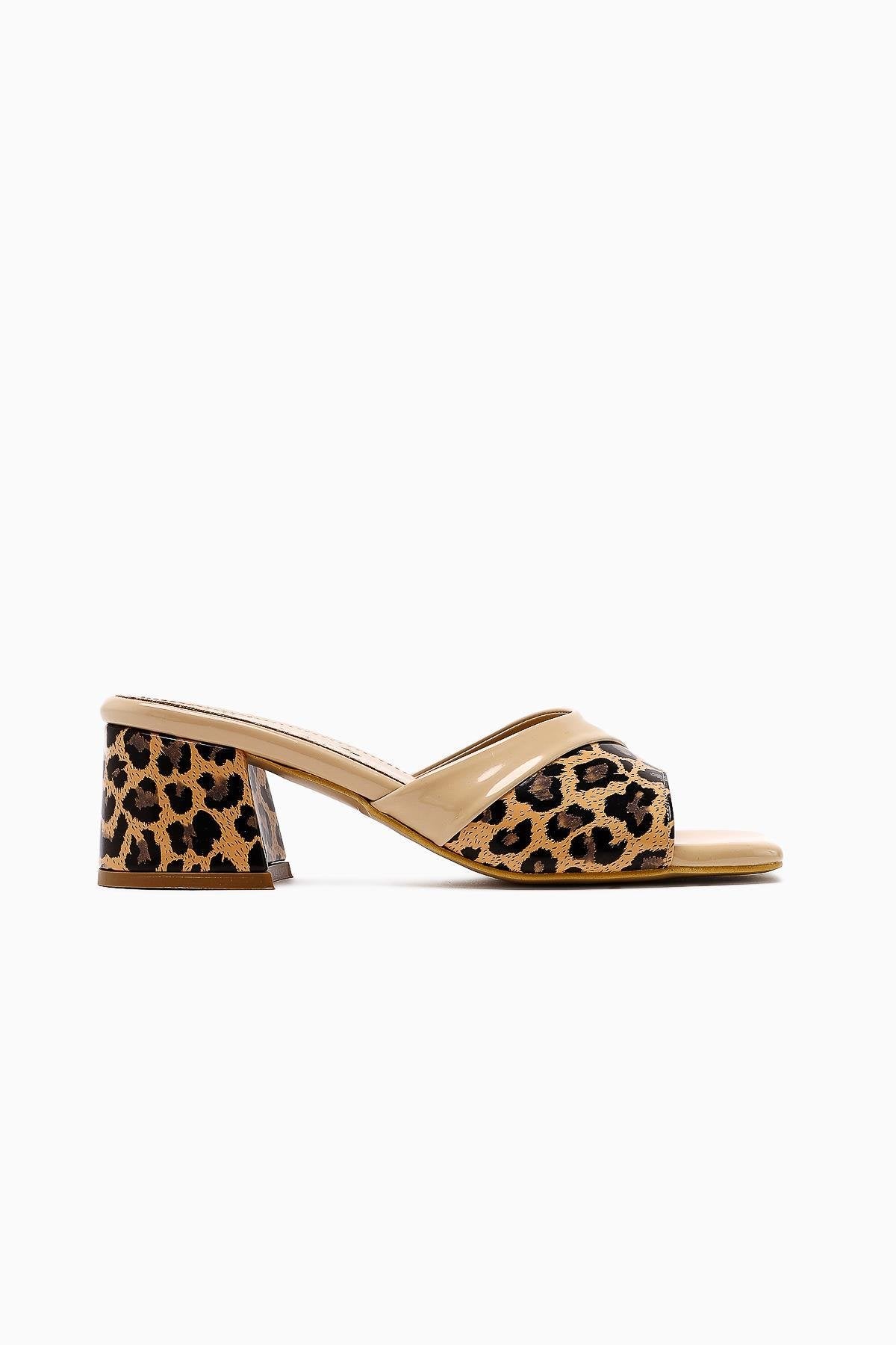 Morena Beige Patent Leather Leopard Detailed Short Heeled Women's Slippers