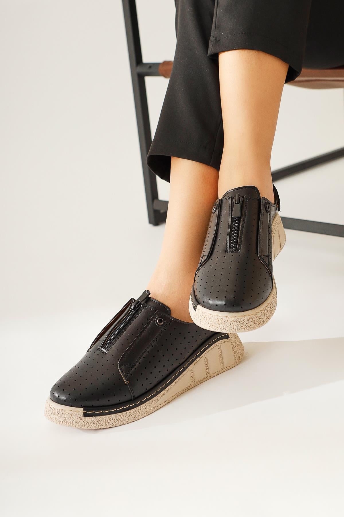 Melonie Schwarzer Laser Cut Reißverschluss Freizeitschuh