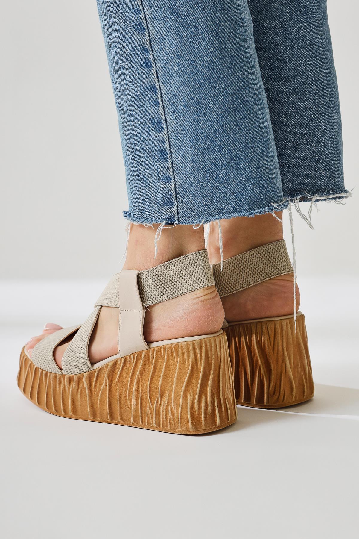 Mujda Beige Elastic Band Wedge Heeled Shoes