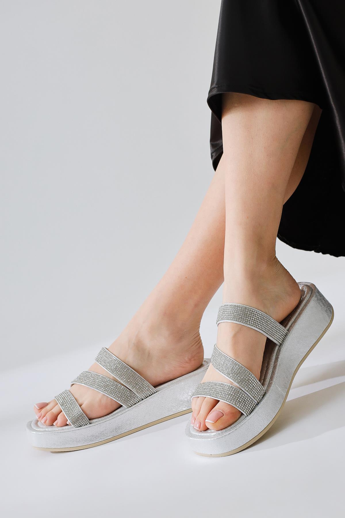 Vinita Silber Drei-Riemen Edelstein Sandale