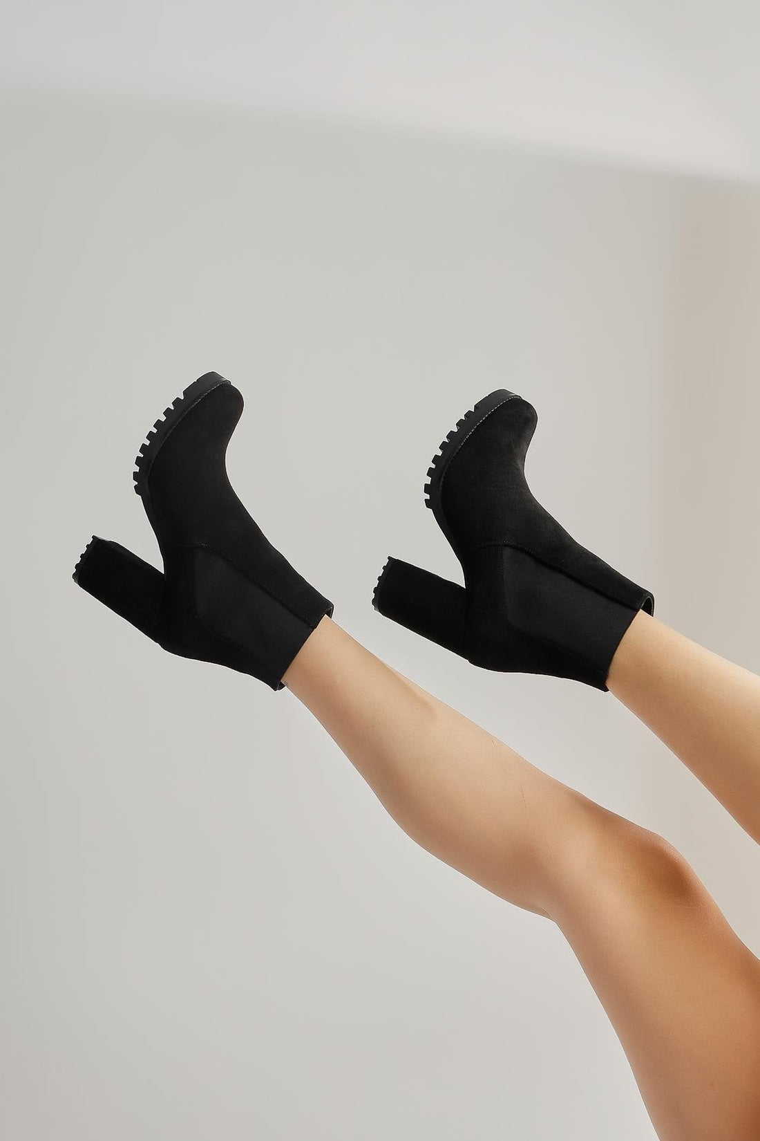 Dorsaf – Black Oval-Toe Elastic Heeled Boot (Women)
