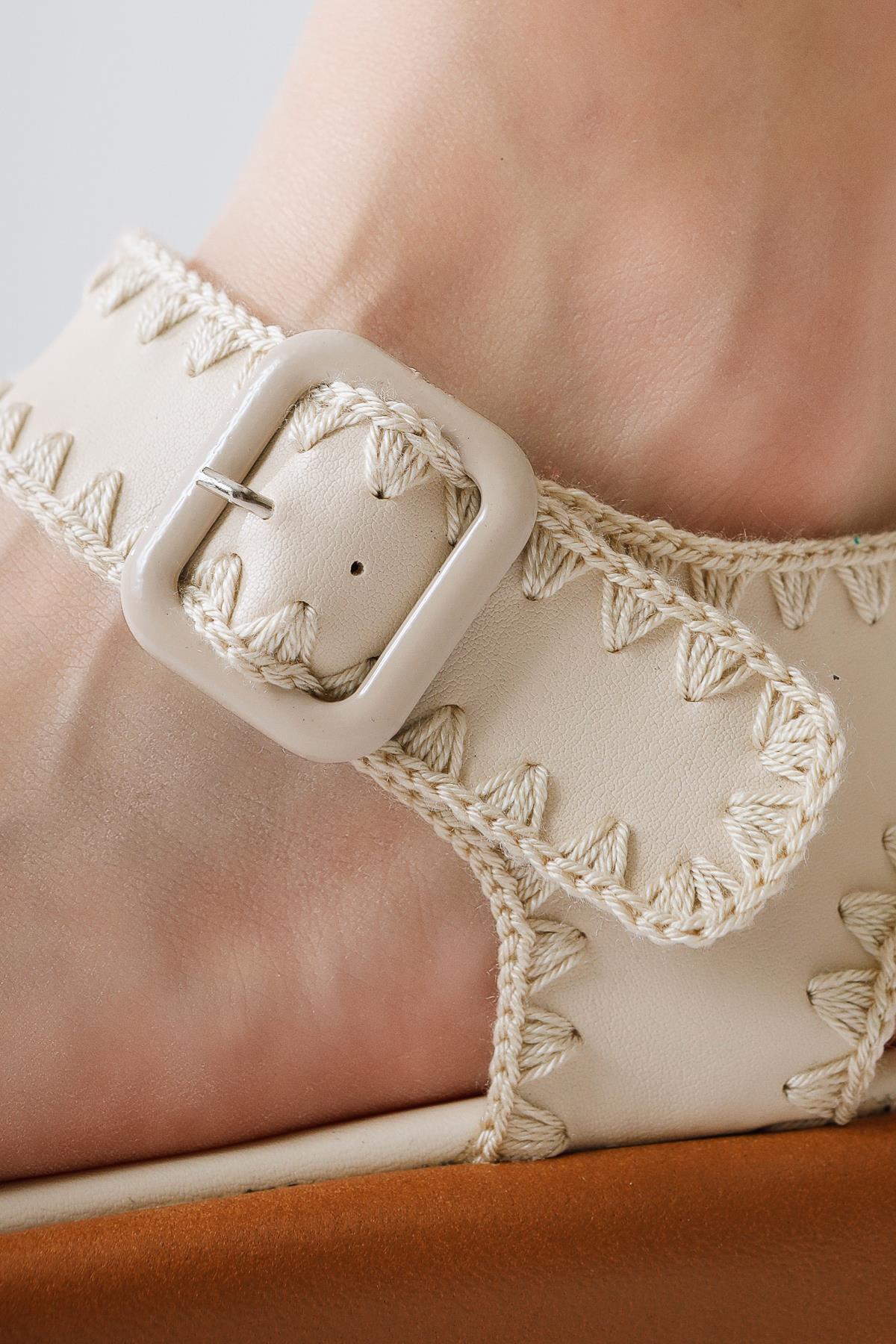 Nonna Beige Embroidered Detailed Thick Strap Sandals