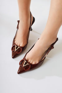 Any Burgundy Buckle Detailed VLogo Stiletto