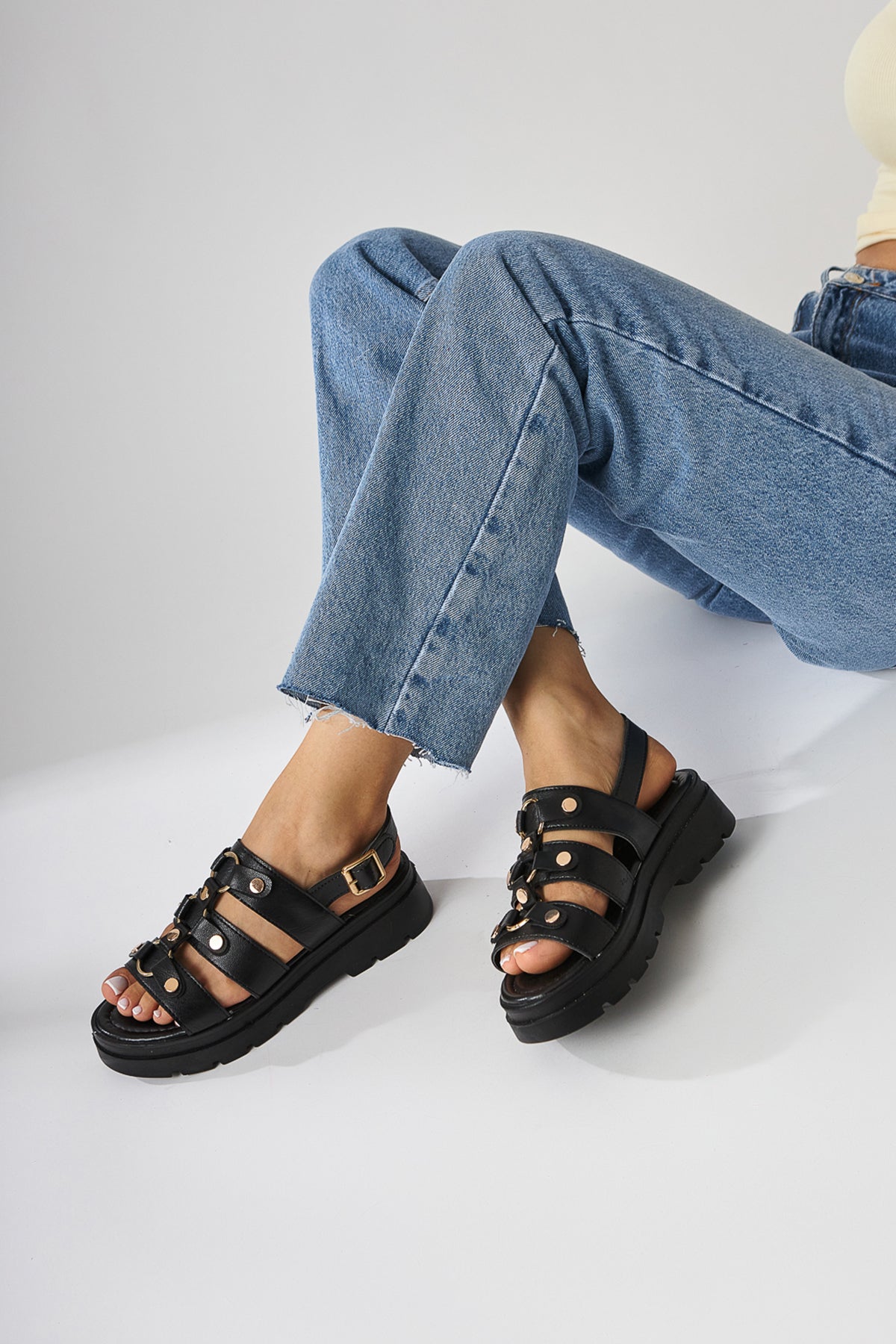 Estella Goldschnalle Schwarze Dicke Sohle Sommer Damensandalen