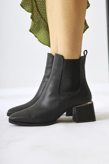 Galya – Black Low-Heel Pull-On Boot (Women)