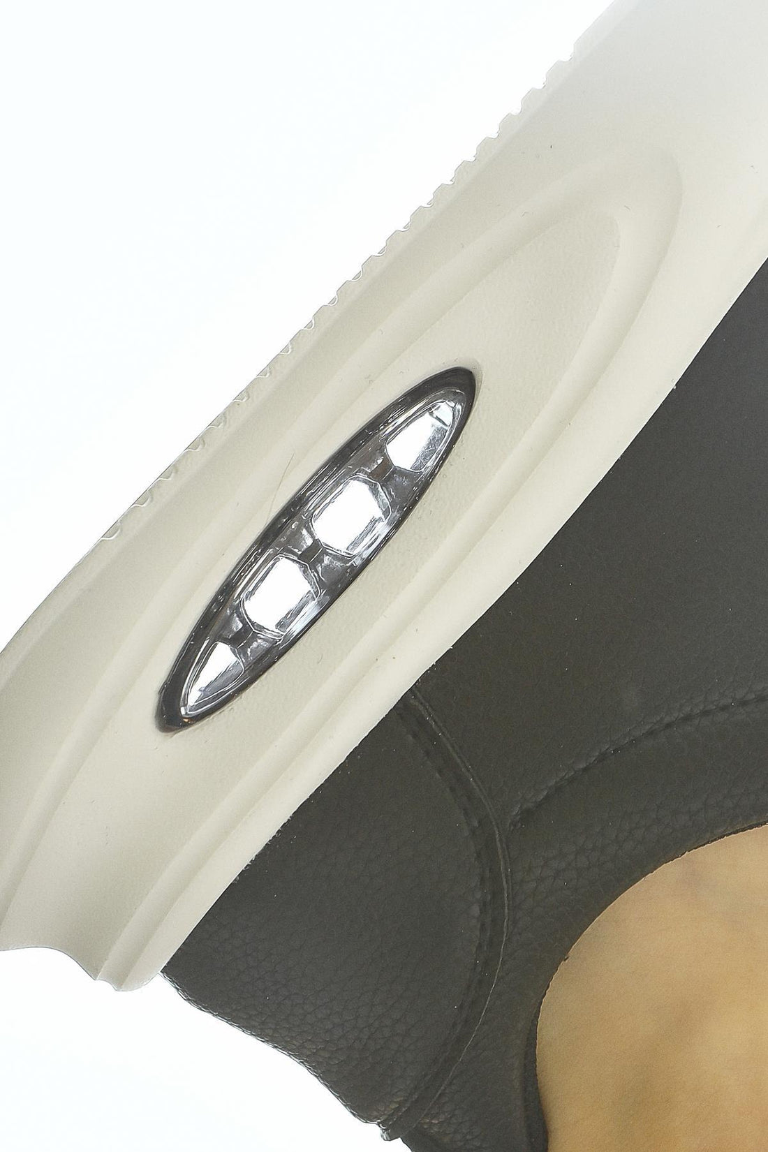 Loura Schwarze Leder Muster Stylische Schnürsneaker