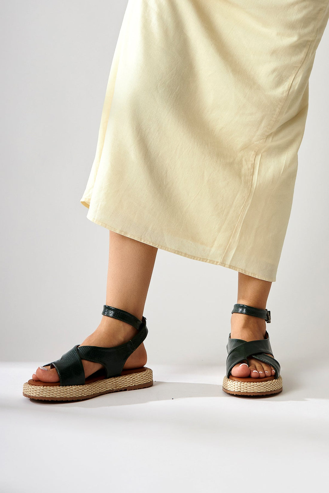 Kani Damen Zehentrenner in Olive