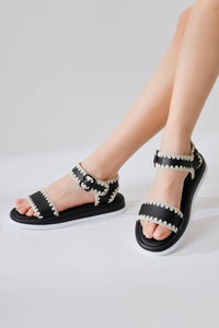 Nonna Black Embroidered Detailed Thick Strap Sandals