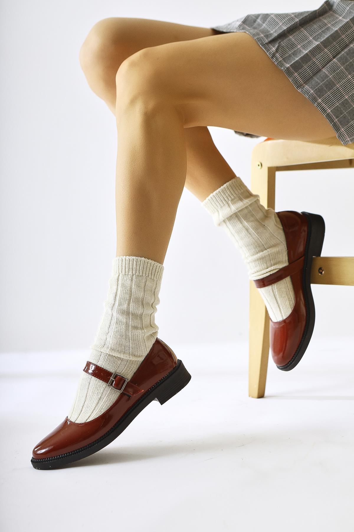 Vivy Burgunder Lackleder Runde Zehe Einzelriemen Alltagsschuhe