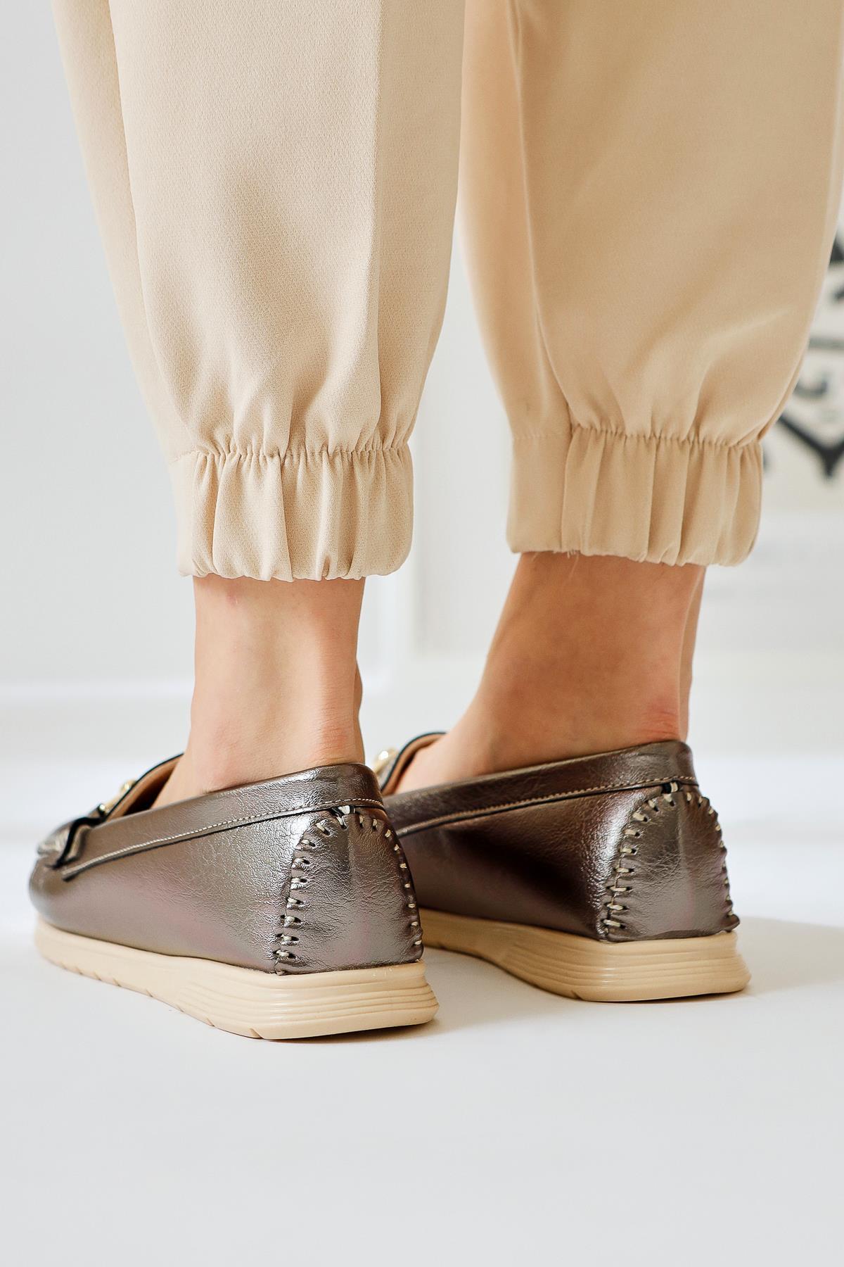 Tola Platinum Buckle Detailed Casual Shoes