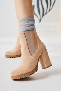 Dorsaf Creme Wildleder Ovaler Zeh Elastische Absatzstiefel