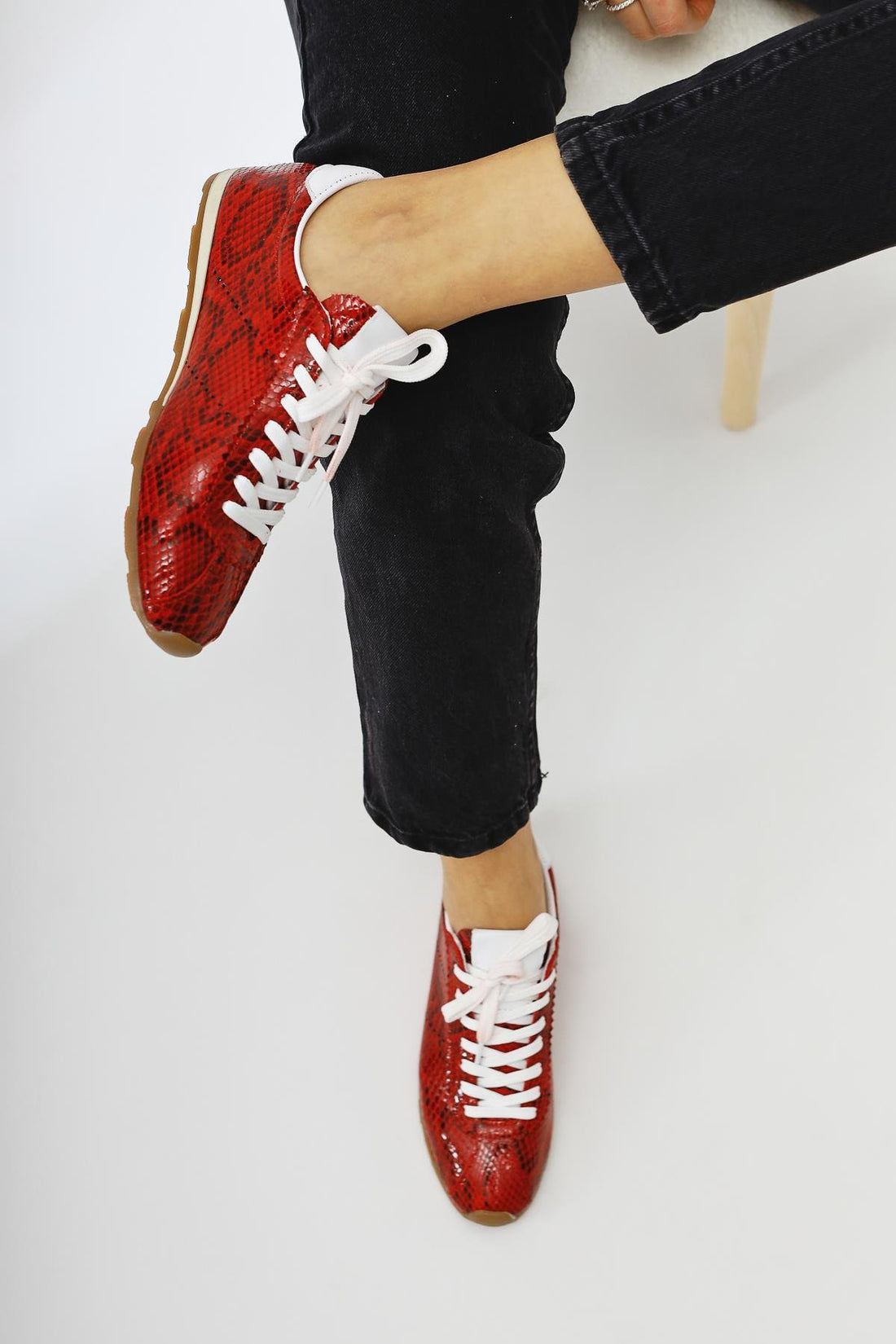 Genuine Leather Alisa Red Crocodile Leather Printed Lace-Up Casual Women's Shoes
