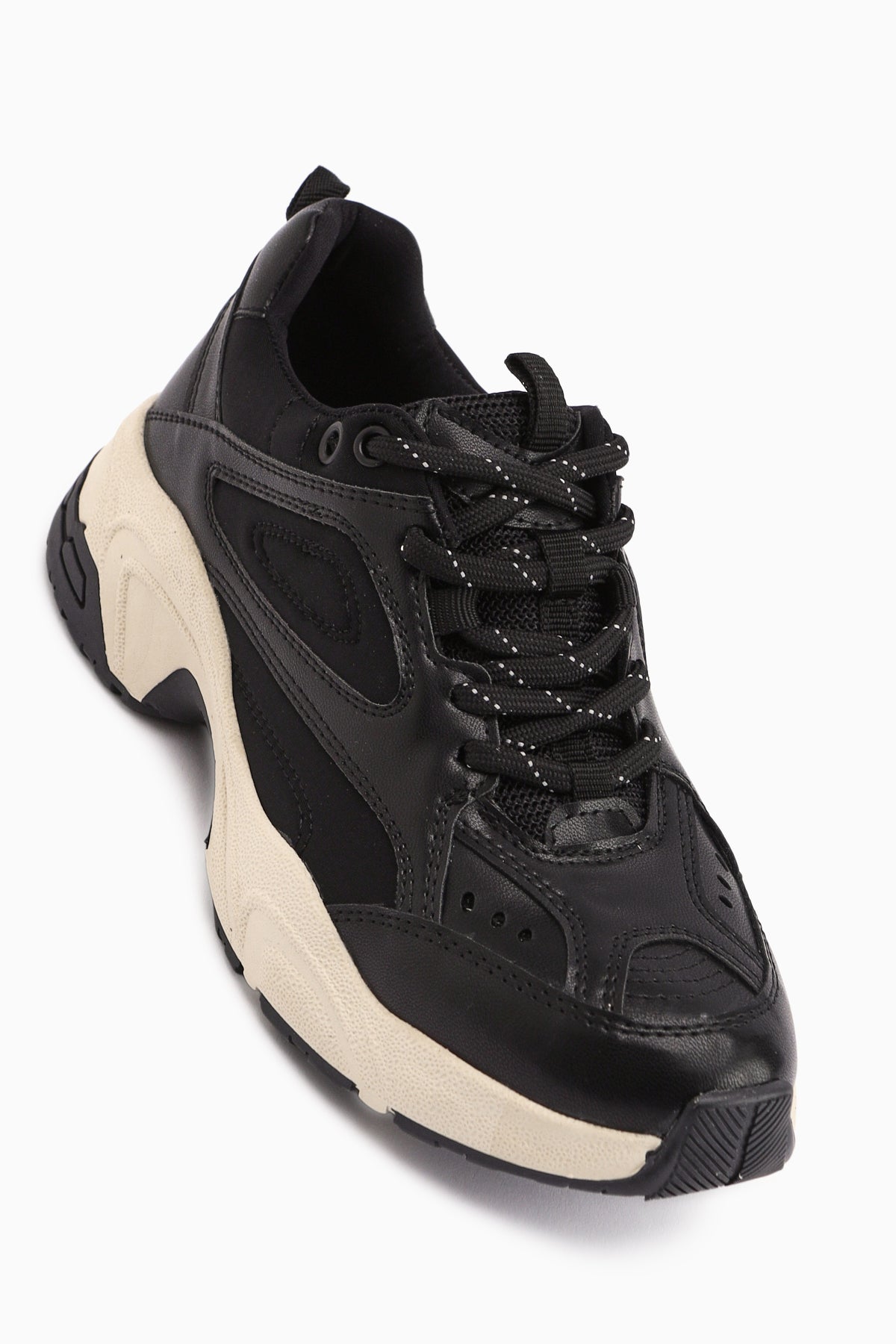 Trina – Schwarz Sneaker mit Schnürung (Damen)