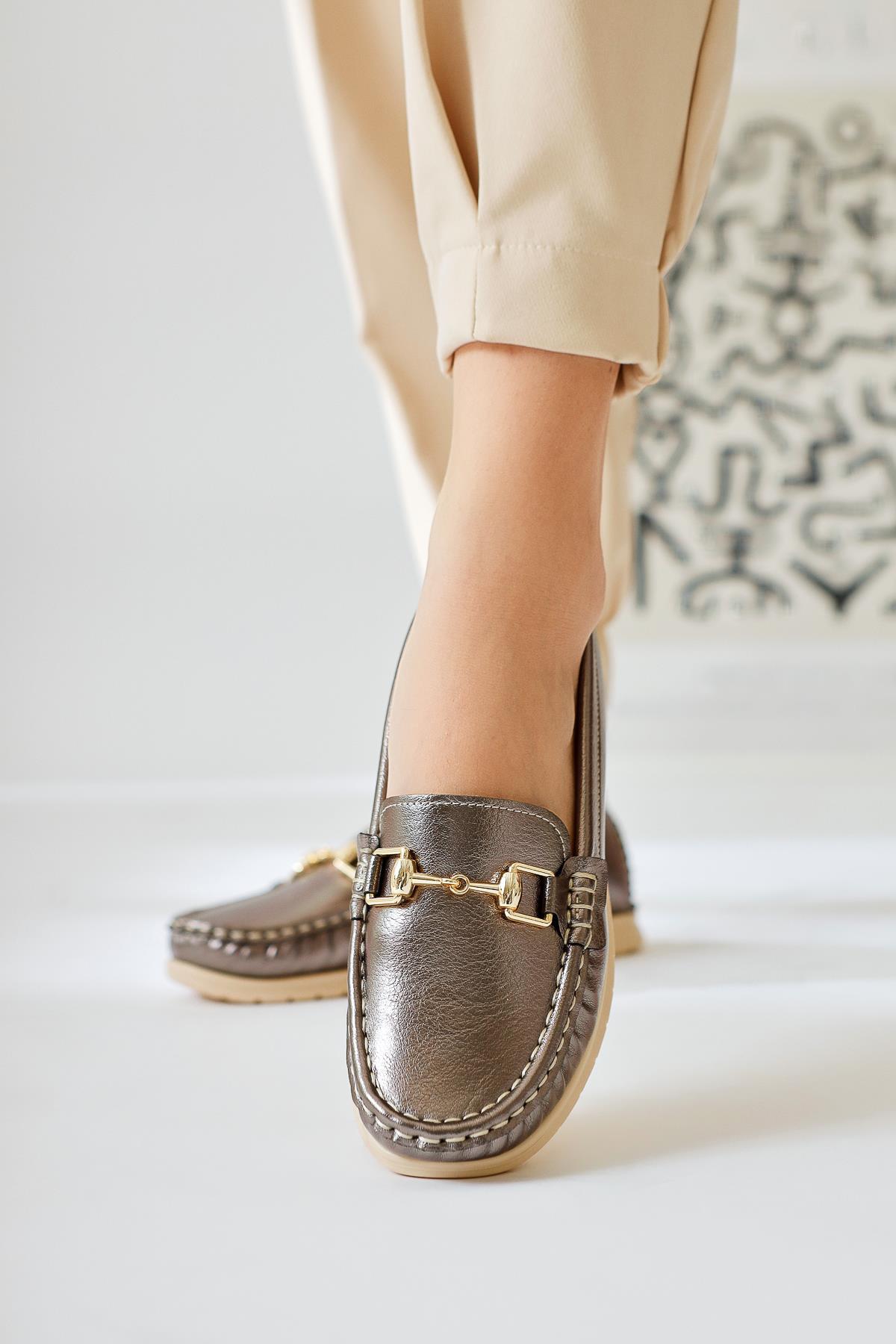 Tola Platinum Buckle Detailed Casual Shoes