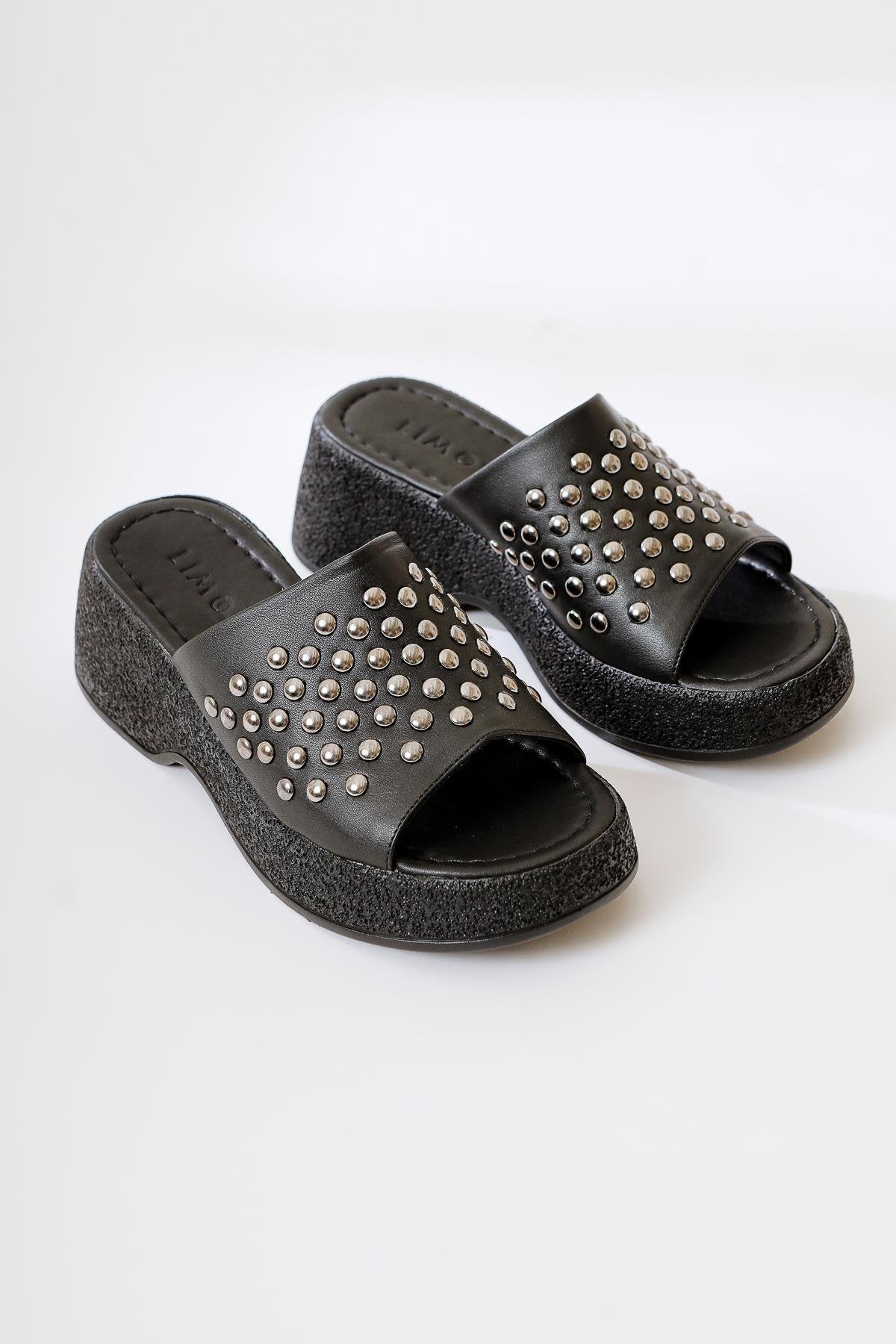 Fenthe Black Studded Detailed Thick Soled Slippers