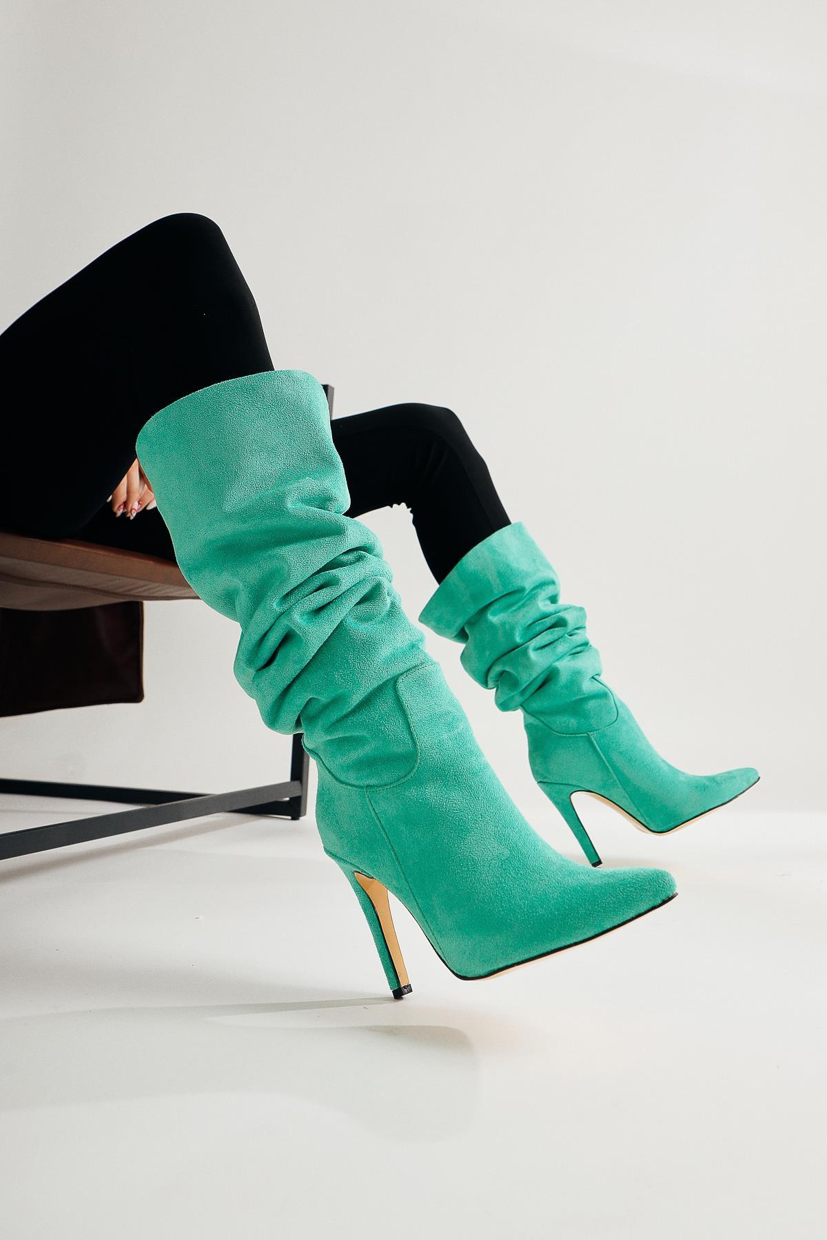 Nenya – Grün gemustertes Velours Overknee-Stiefel mit spitzer Zehenpartie und Stilettoabsatz (Damen)