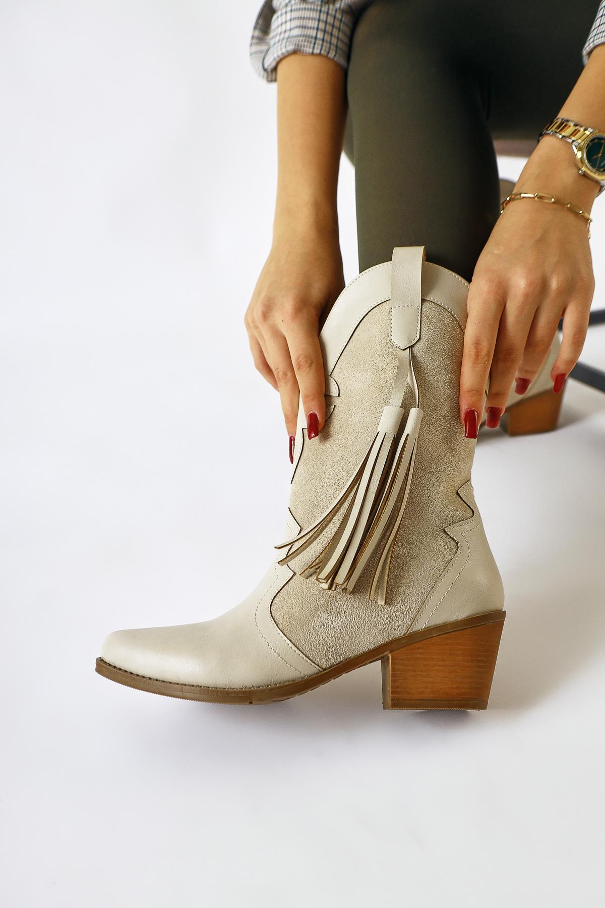 Pandorak – Beige Suede-Detail Fringed Pointed-Toe Western Boot (Women)