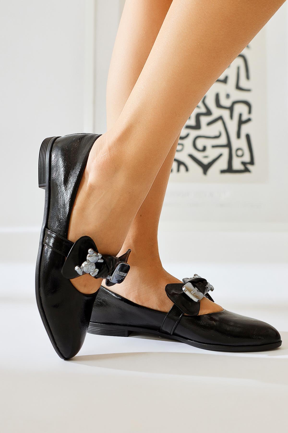 Joselin Black Wrinkled Patent Leather Bow Accessory Ballerinas